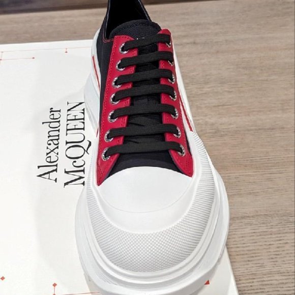 $790 Mens Alexander McQueen \